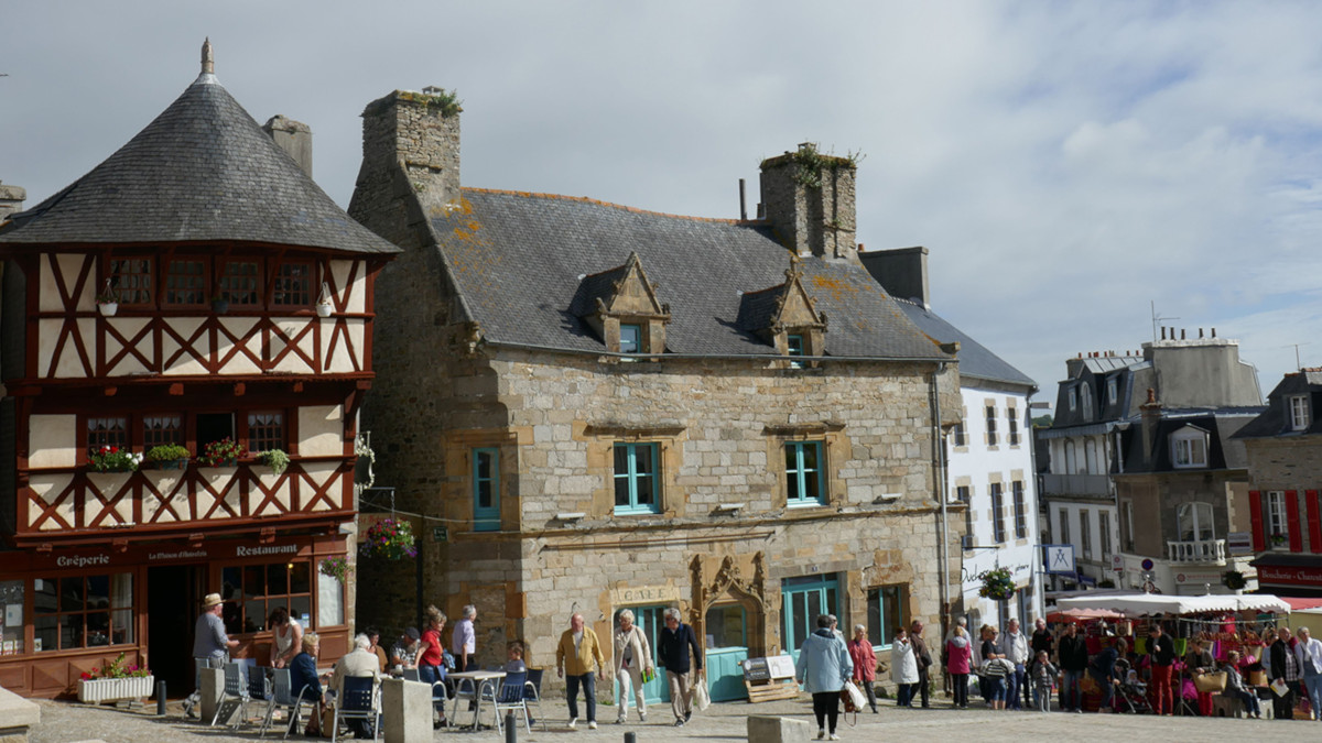 Place du vieux marché à Saint Renan