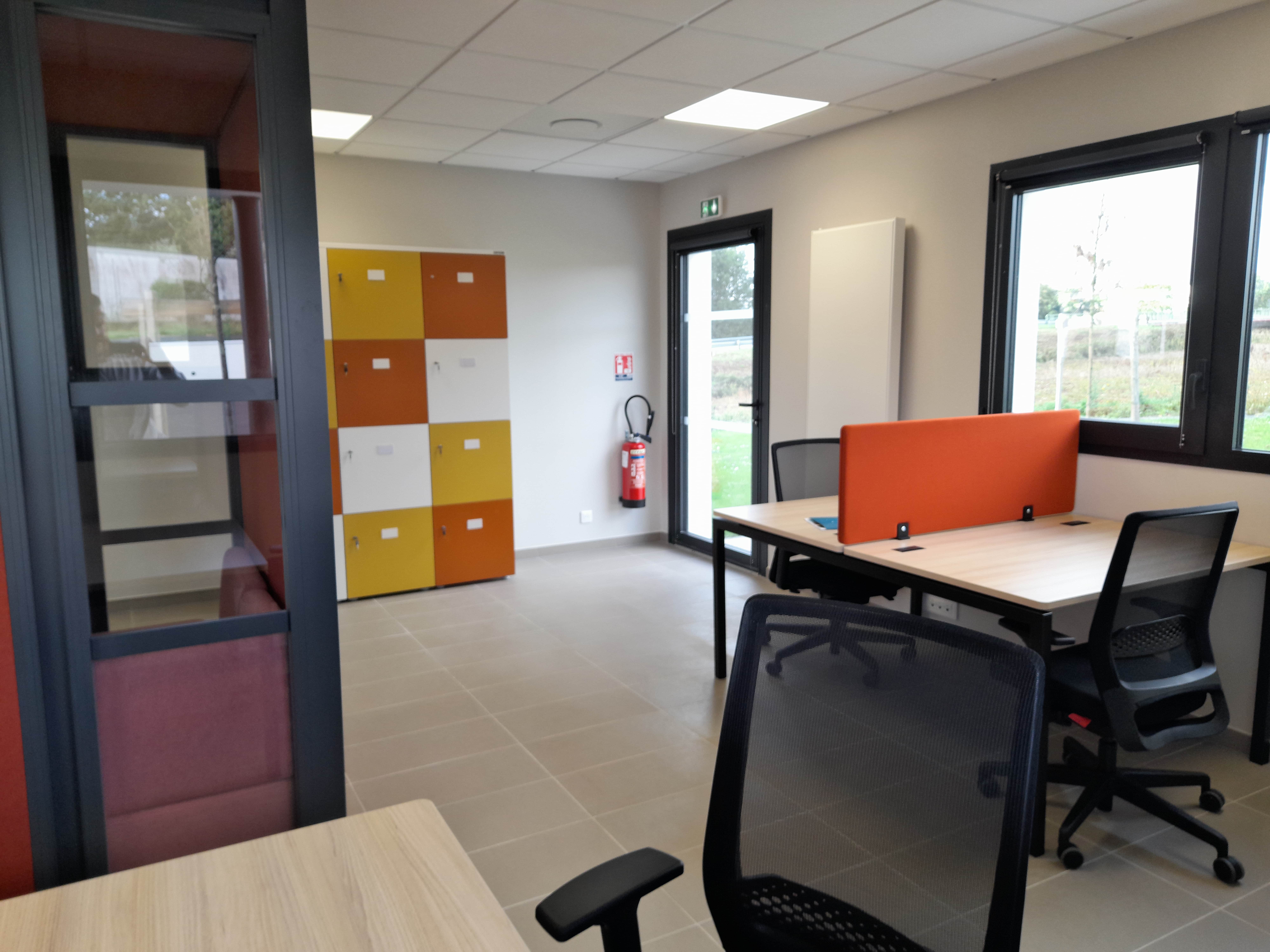 Visuel 1 de l'annonce : Bureaux, ateliers et espace de coworking  à louer - Pépinière d'entreprises Startijenn - Châteaulin